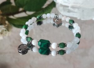 Read more about the article 🌿 Malachit – kamień serca, transformacji i głębokiego uzdrowienia