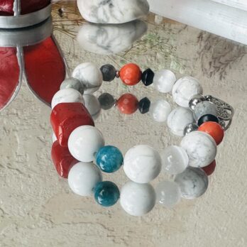 Artystyczna bransoletka z Howlitu, Korala, Apatytu i Labradorytu „Musa” harmonia w ruchu