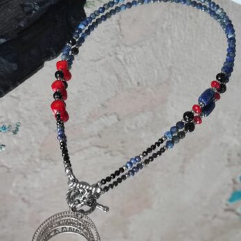 Naszyjnik z Lapis lazuli, Korala i Turmalinu „Kailani II” przemiana duchowa i odwaga serca